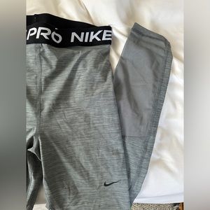 Cropped Nike Leggings